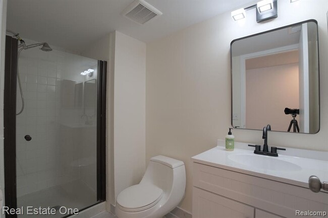 Building Photo - 1944 Klingensmith Rd