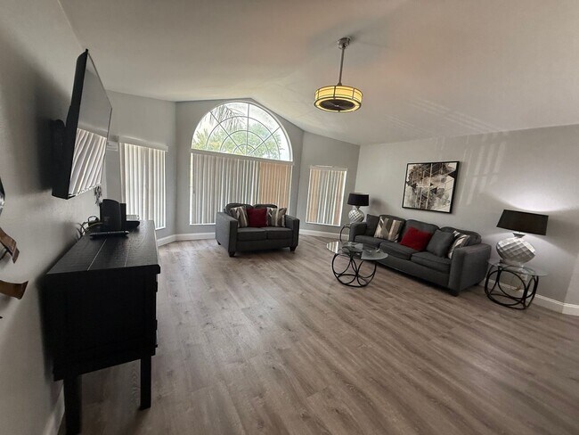 Building Photo - FURNISHED 3 bedroom 2 bath for rent lease 2444 Sweetwater Club Circle Unit #34 Kissimmee, FL 34747