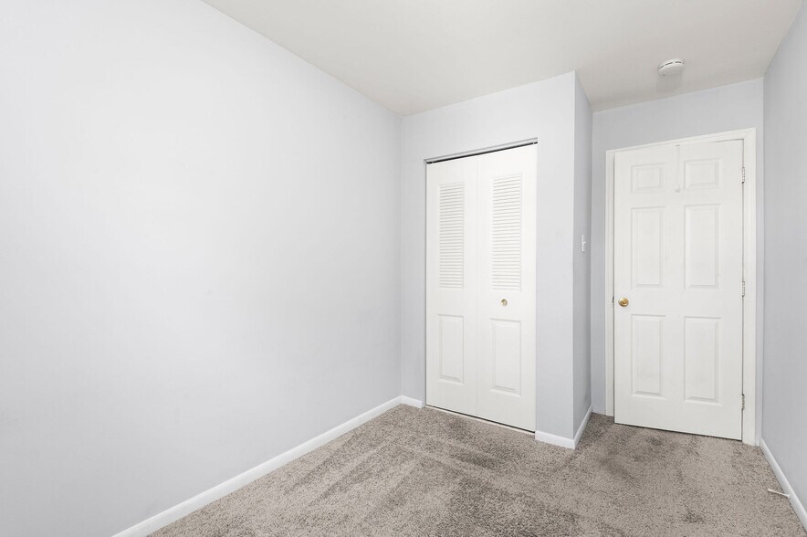 Building Photo - 1705 Walnut Ridge Est