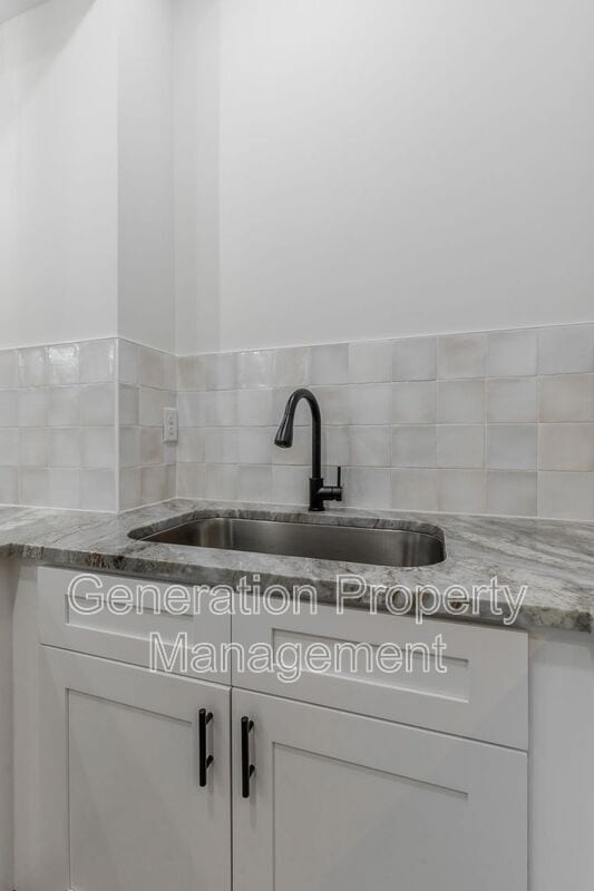 Building Photo - 1124 Garfield St