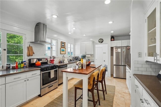 Building Photo - 6145 W 6th St