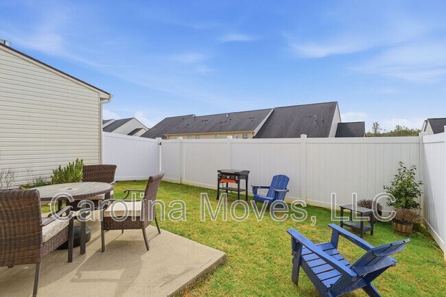 Building Photo - 126 Middleby Way