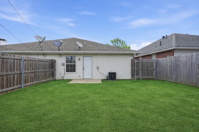 Building Photo - 2000 Monte Cristo Way