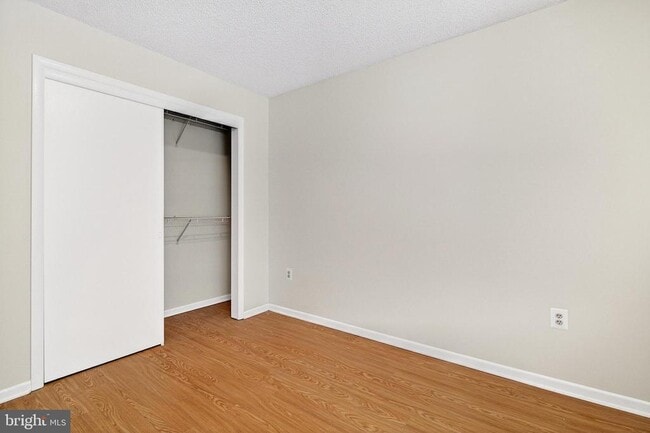 Building Photo - 70 Hampshire Dr