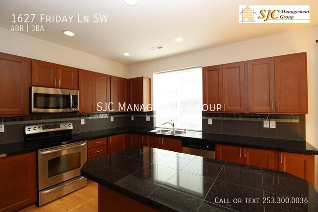 Building Photo - 1627 Friday Ln SW