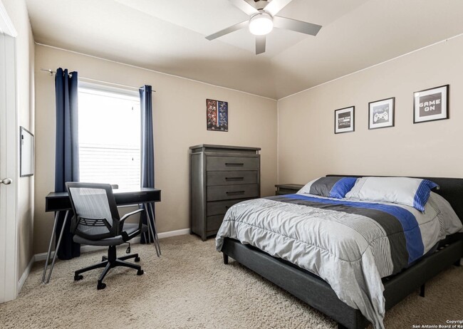 Building Photo - 24735 Buck Creek