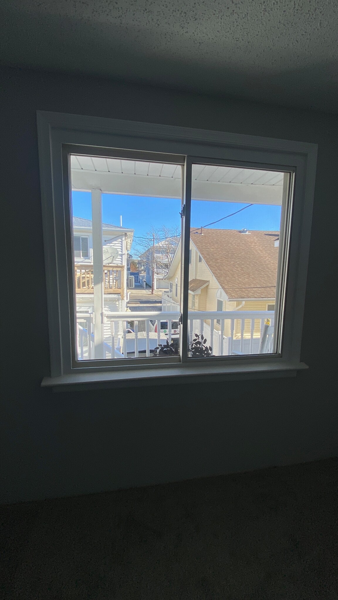 Building Photo - 226 E Cresse Ave