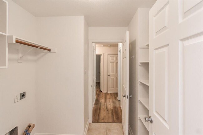 Building Photo - 2605 Cascade Cove Dr