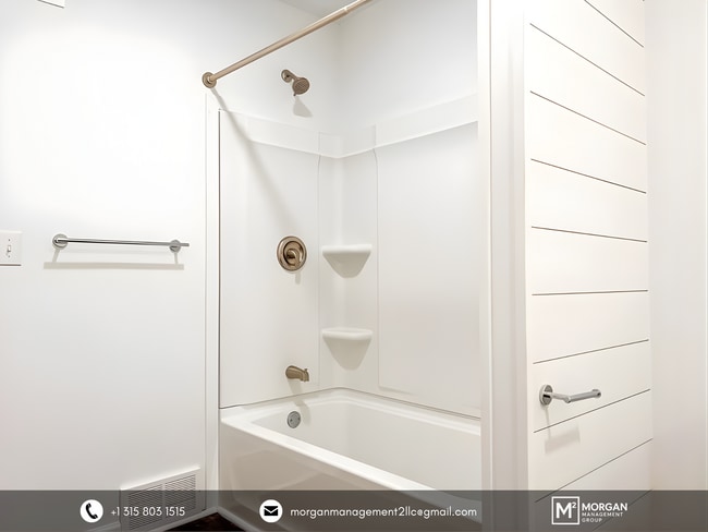 Building Photo - 193 W 8th St