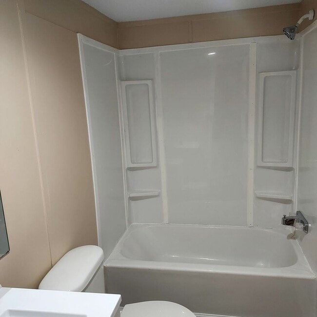 Building Photo - 2 Live Oak Ln