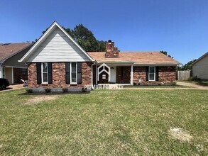 Building Photo - 3910 Robin Hill Dr