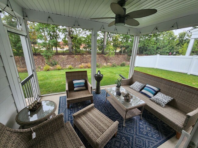 Building Photo - Midlothian-3 Bed 2.5 Bath Townhouse