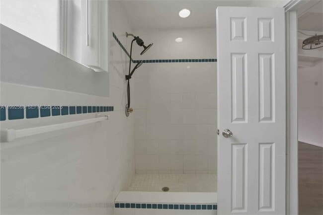 Building Photo - 3825 SW 33rd St