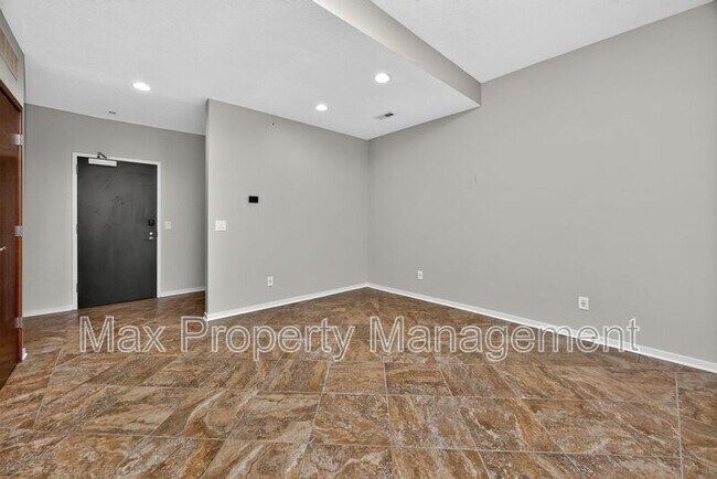 Building Photo - 640 S 50th St