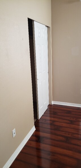 Building Photo - 10997 Maple Forest Way