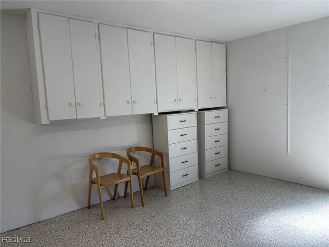 Building Photo - 5917 SW 1st Ct