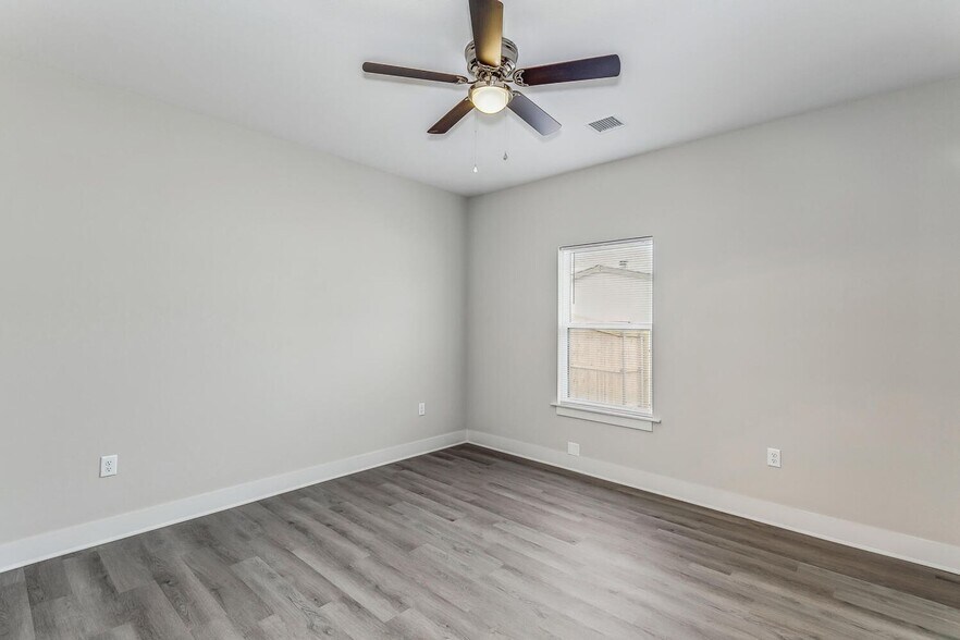 Building Photo - 3509 W 45th St S