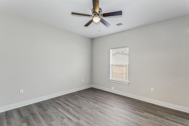 Building Photo - 3509 W 45th St S