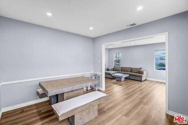 Building Photo - 1920 Van Wick St