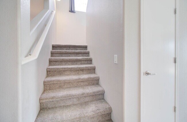 Building Photo - 5945 N 73rd Dr