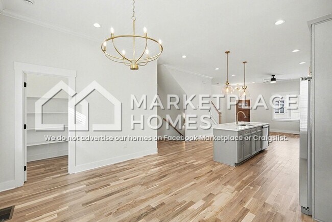 Building Photo - 1034 E Trinity Ln