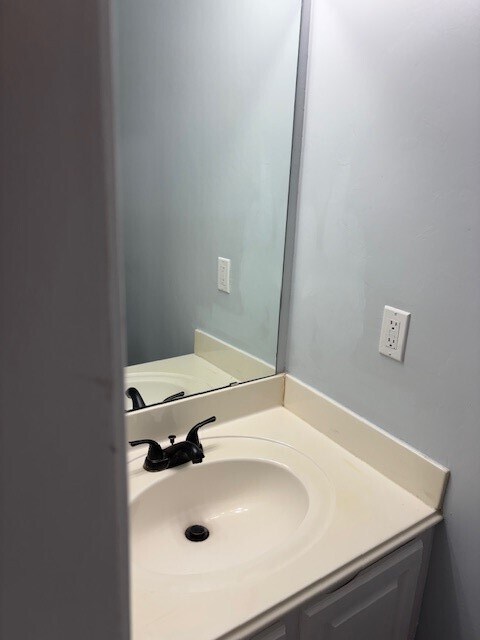 Building Photo - 1323 Reddleshire Ln