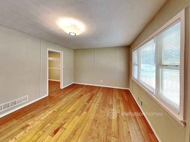 Building Photo - 1389 Angus Trail SW