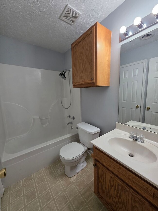 Building Photo - 109 Stanford Cir