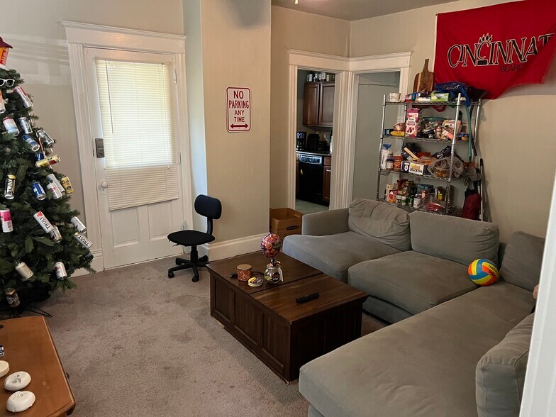 Primary Photo - 2533 Vestry Ave