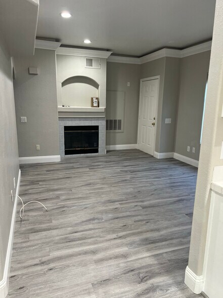 Building Photo - 517 Indian Bluff St