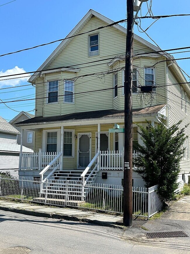 Building Photo - Single Family Home