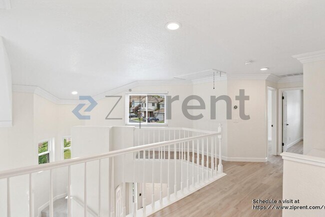 Building Photo - 2475 Canyon Lakes Dr