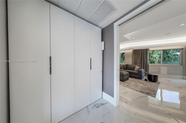 Building Photo - 10190 Collins Ave