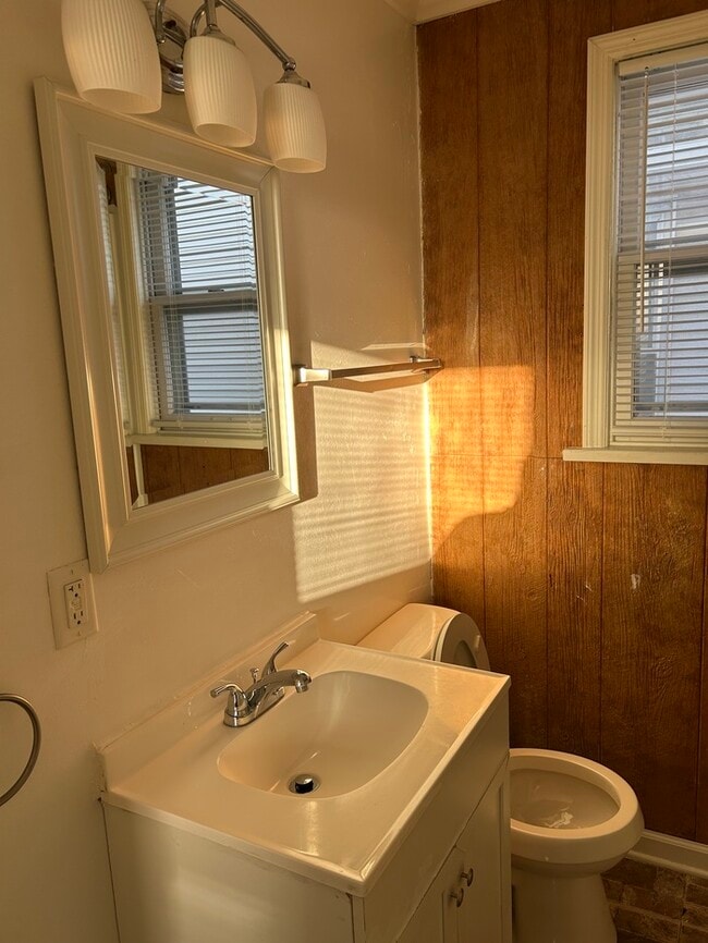 Building Photo - 1910 1st St