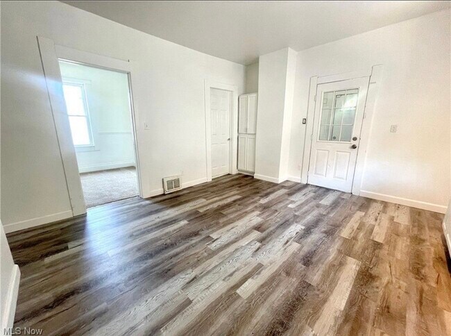 Building Photo - 4002 Robert Ave