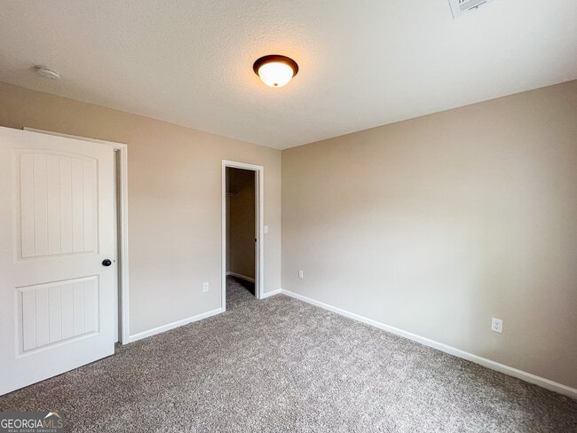 Building Photo - 546 Deerchase Ct