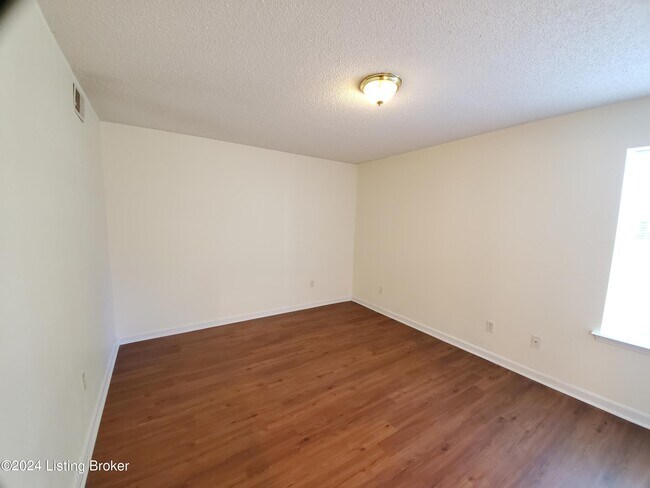 Building Photo - 6418 Venango Dr