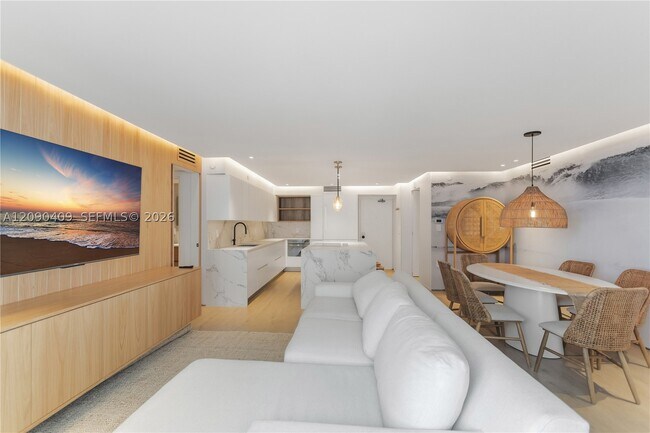Building Photo - 9195 Collins Ave