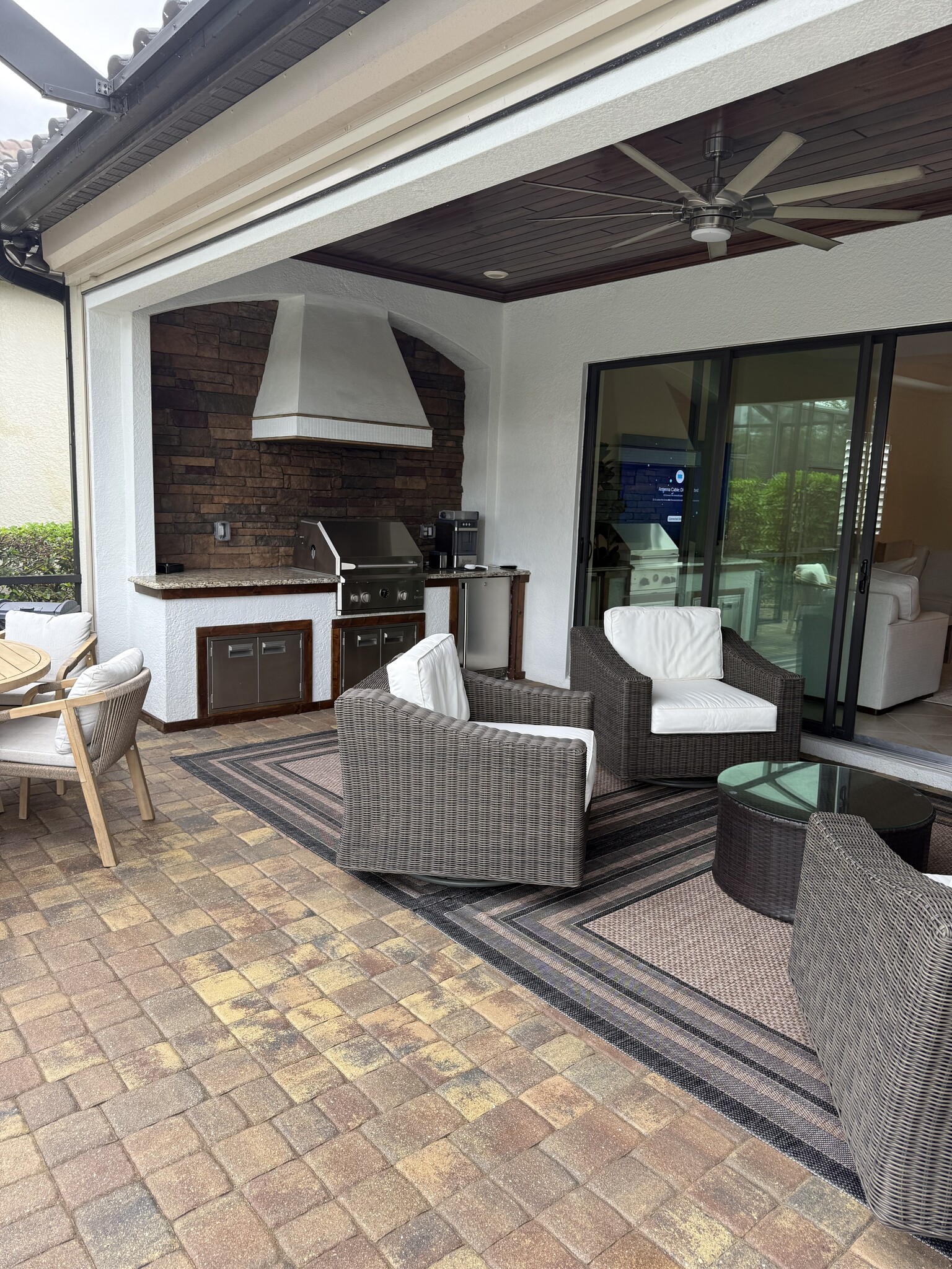 Building Photo - 2806 Aviamar Cir