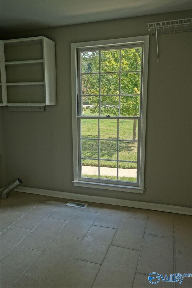 Building Photo - 5300 Whitesburg Dr