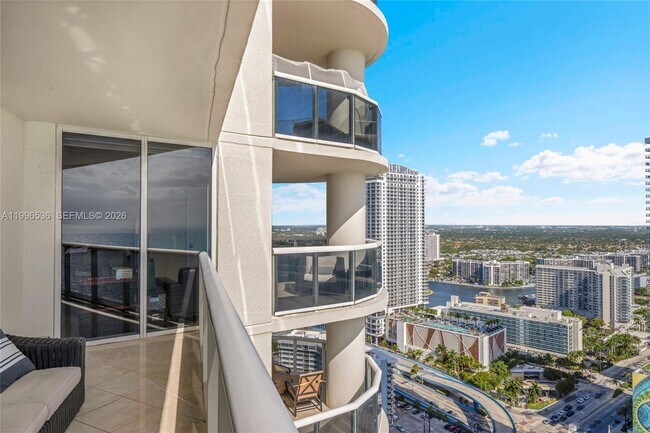 Building Photo - 1850 S Ocean Dr