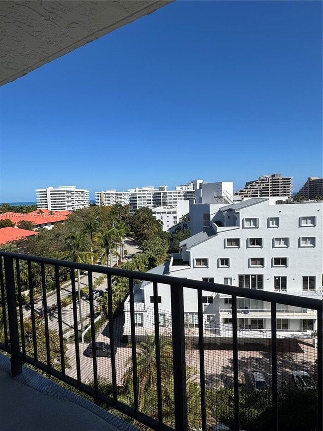 Building Photo - 77 Crandon Blvd