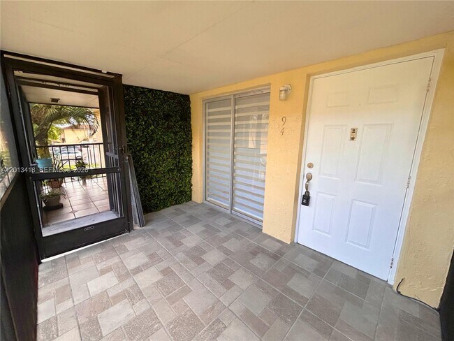 Building Photo - 15629 SW 73rd Cir Terrace