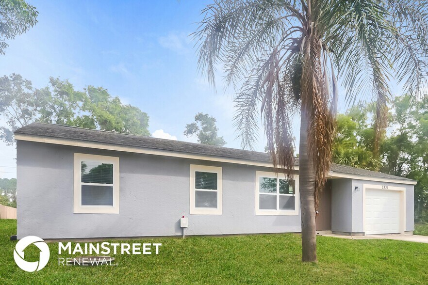 Primary Photo - 2831 SE Melaleuca Blvd