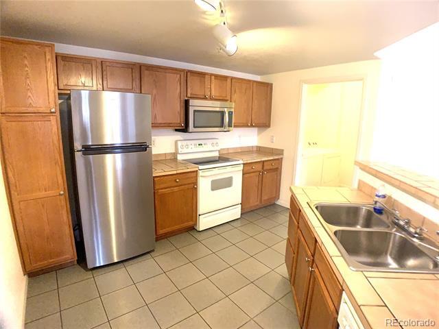 Building Photo - 5765 N Genoa Way