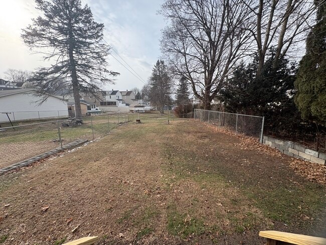 Building Photo - 25 St David St