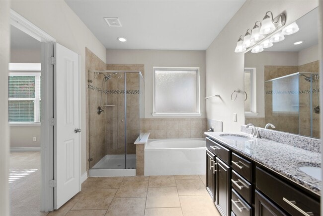 Building Photo - 5619 S Denham Ridge Ln