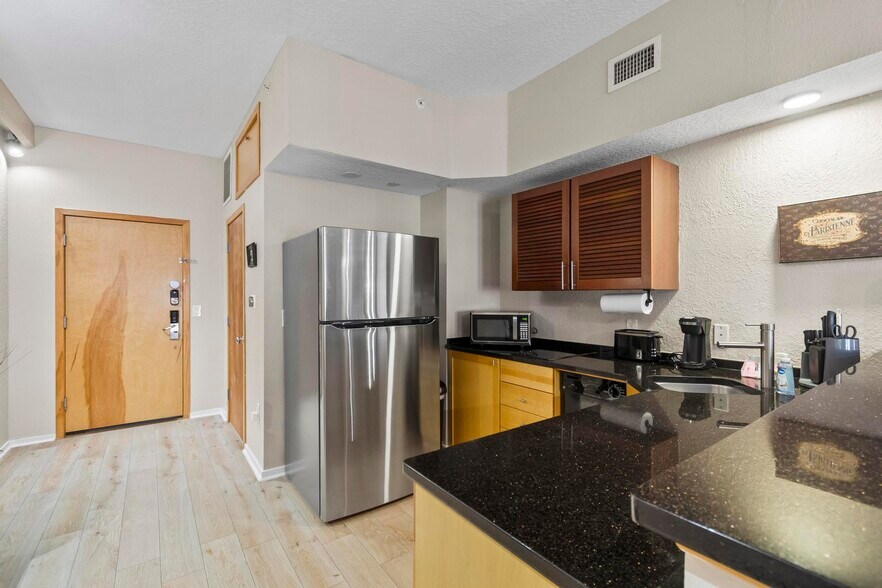 Building Photo - 101 Palm Harbor Pky