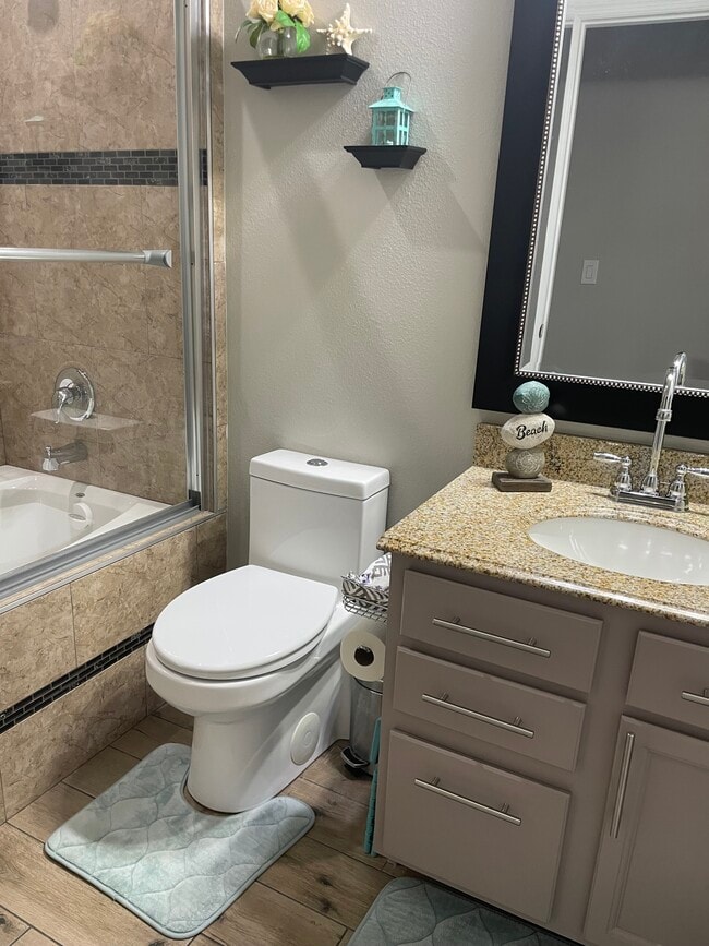 Building Photo - 8835 Hinsdale Heights Dr