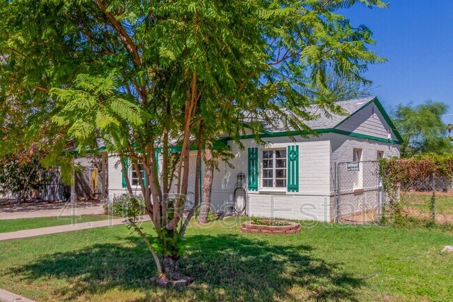 Building Photo - 208 W Glenrosa Ave
